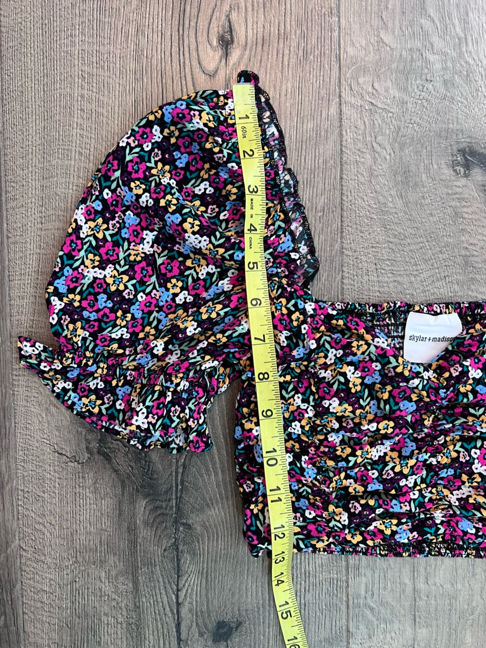 Skylar + Madison Black Multi Floral Puff Sleeve Crop Top - Picture 4 of 9